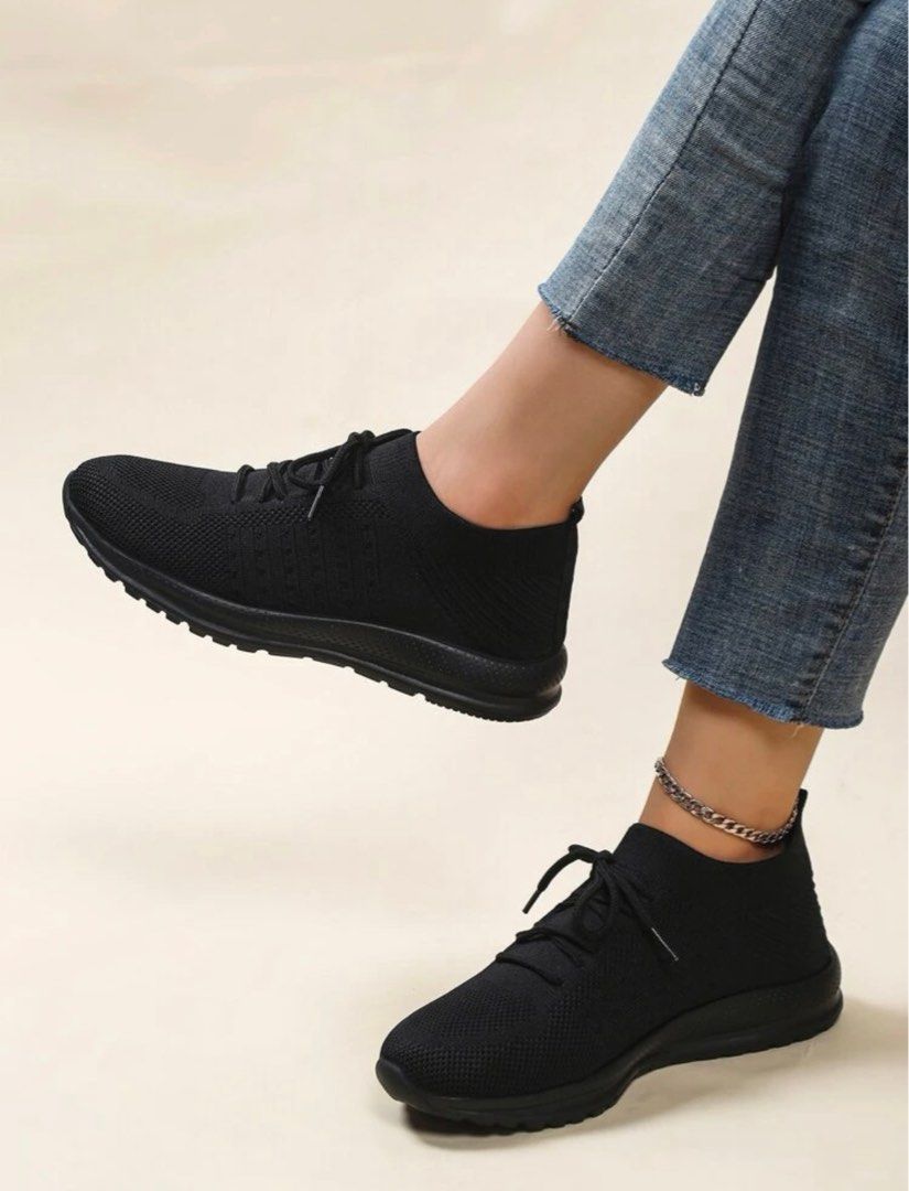 All black female on sale sneakers