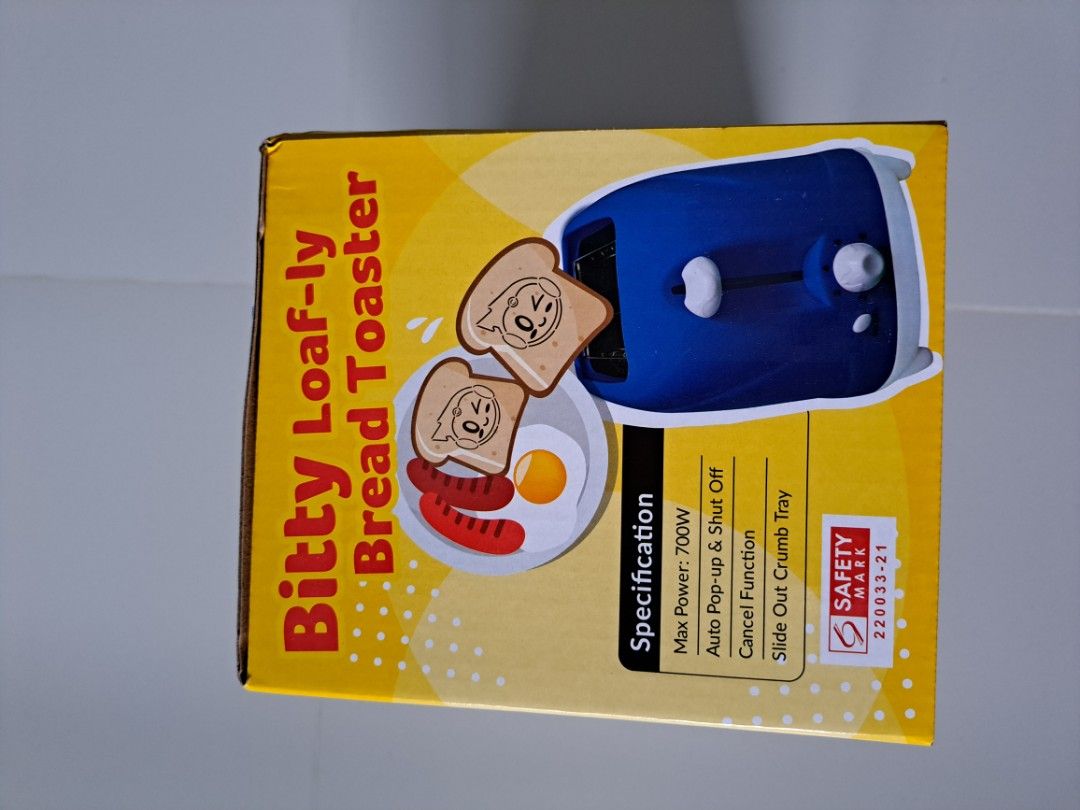 Bread Toaster (Category: Ovens & Toasters) located in Singapore. Submitted by summertan1 (Listing ID 1237887593, Image 3). Description: Brand new..