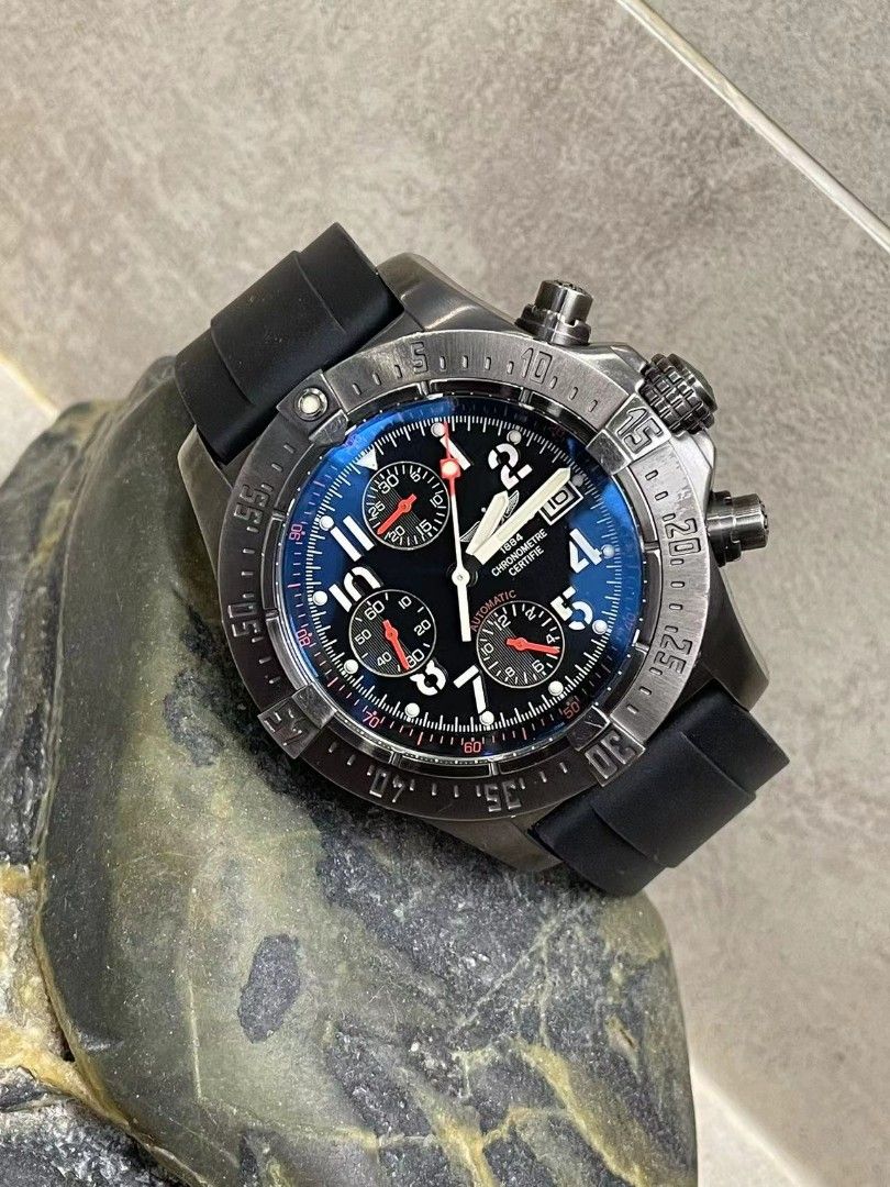 Breitling avenger sales skyland blacksteel