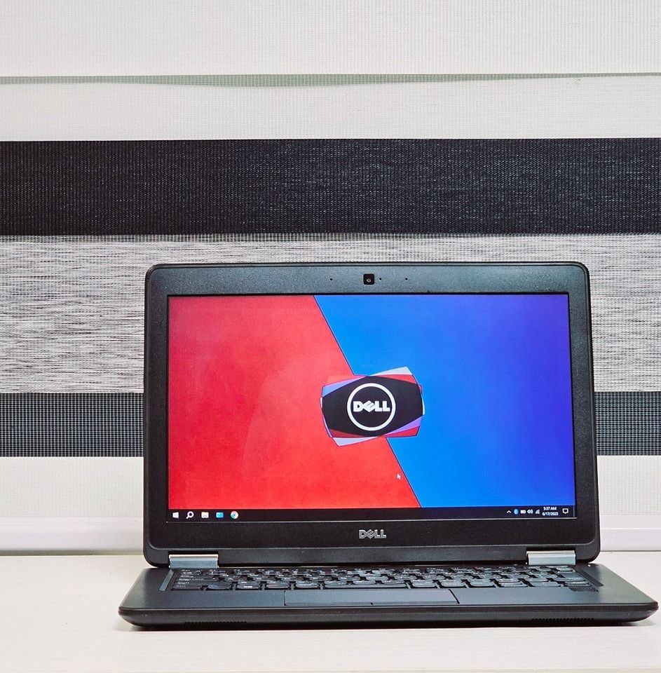 BUDGET MEAL LAPTOP UltraBook Dell Latitude E7250 Core i7 5th Gen