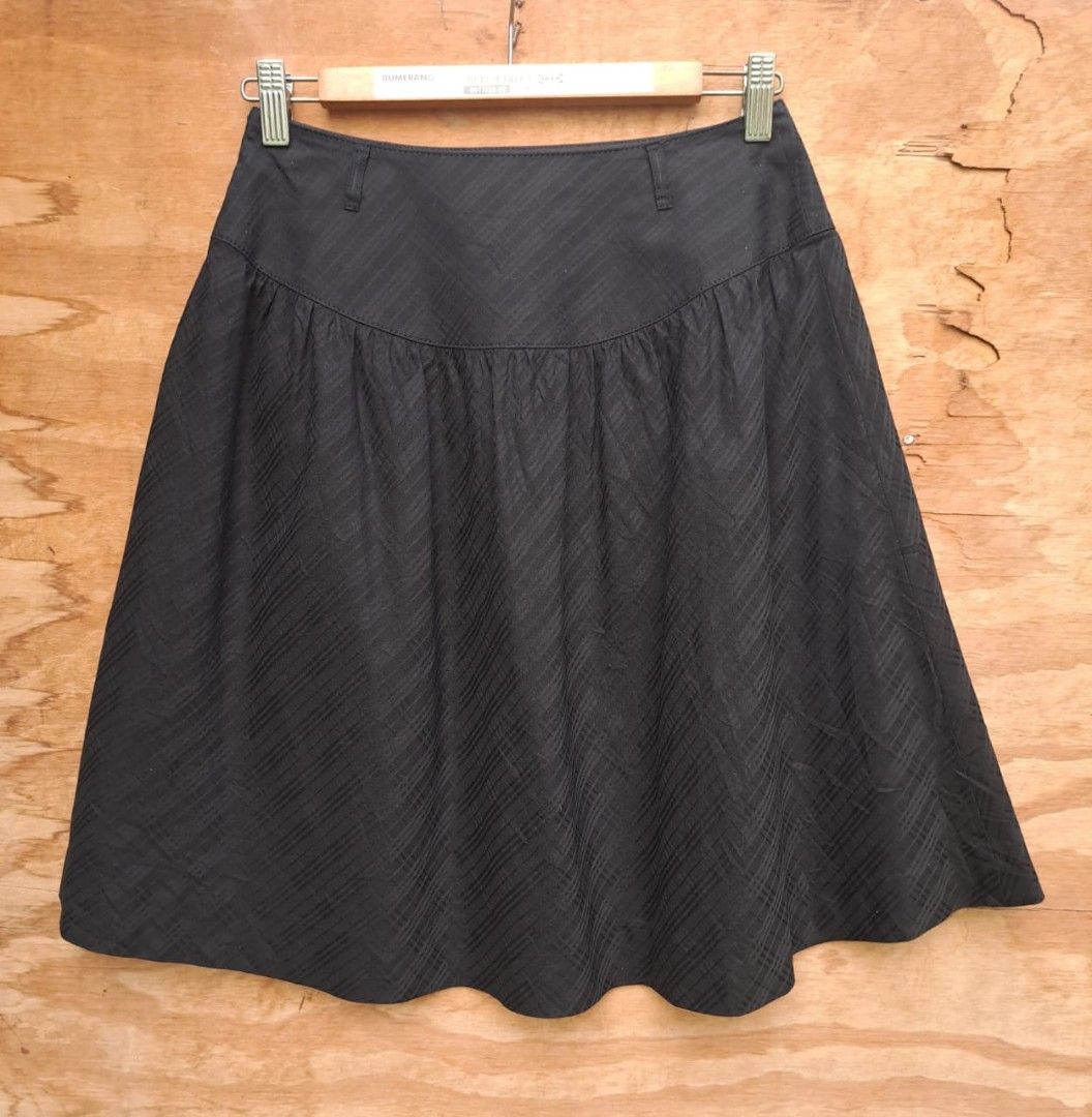 Burberry black skirt sales