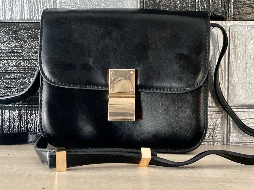 CLEARANCE SALES LEATHER SLINGBAG CELINE Paris Small Crossbody bag in black