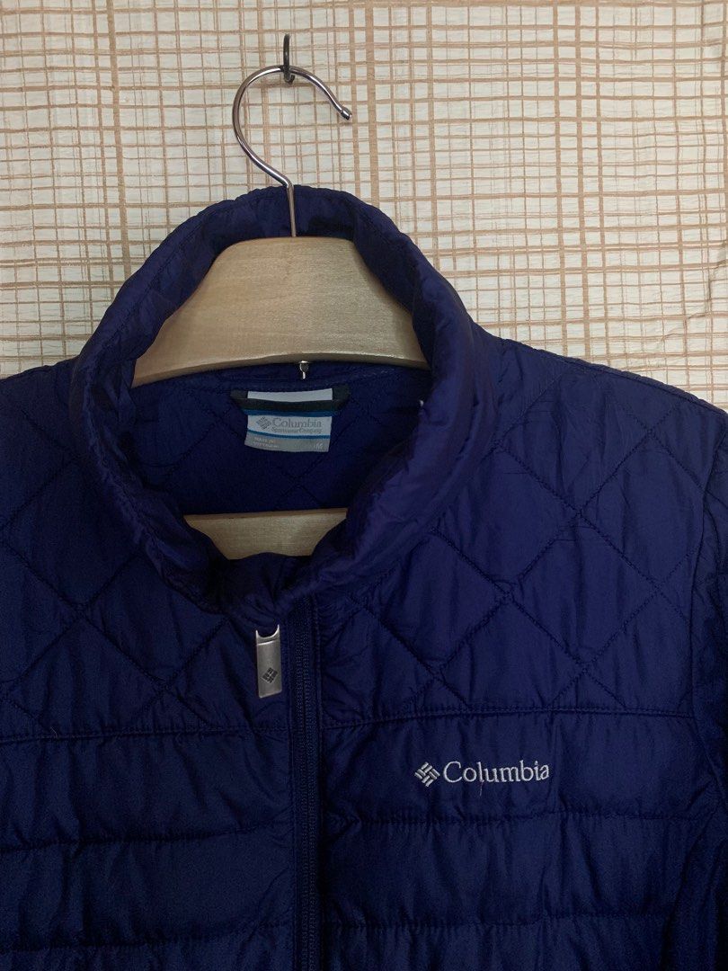 Columbia Quilted Semi- Puffer Jacket (Category: Coats, Jackets and Outerwear) located in Baguio. Submitted by THRIFThingWars (Listing ID 1238030545, Image 3). Description: Width: 20.5" Length: 25.5" Issue: see 5th photo (right sleeves).