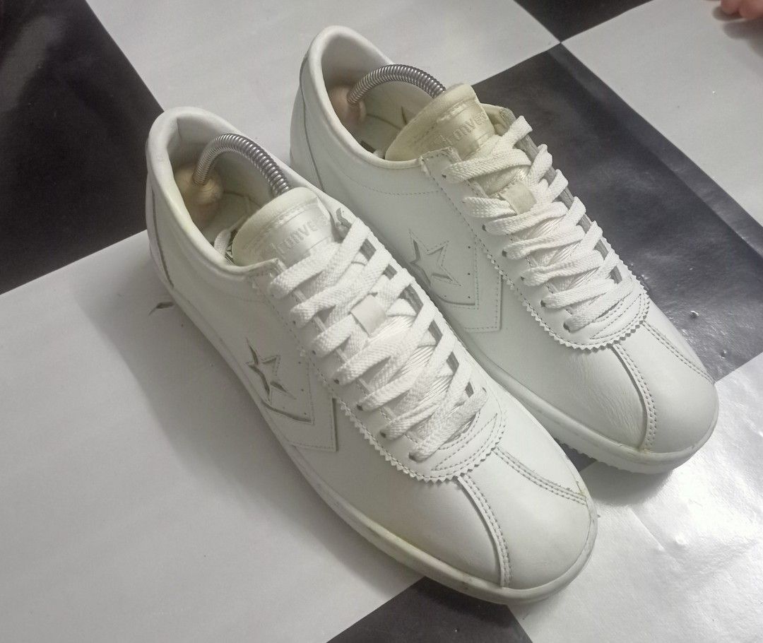 Converse one star best sale triple leather white trainers