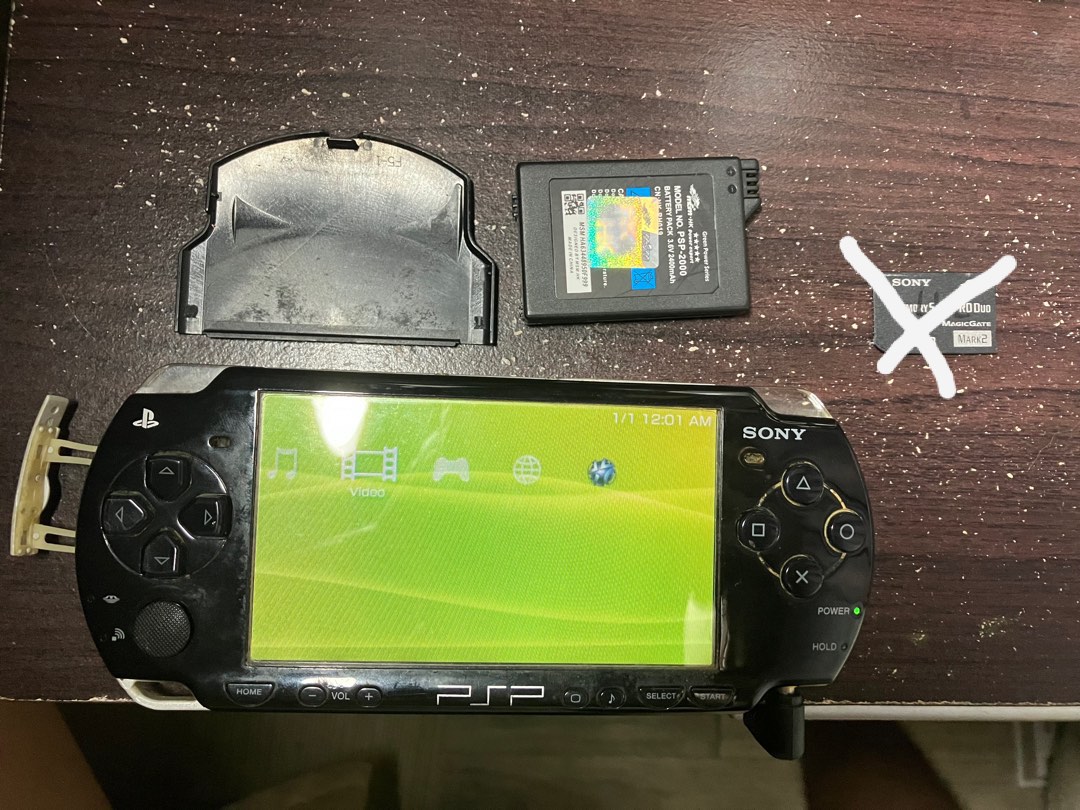 Defective PSP 2000 with Working Battery and Charger, Video Gaming