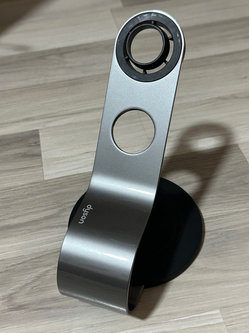 Dyson supersonic hair dryer stand - nickel black, Beauty & Personal Care,  Hair on Carousell