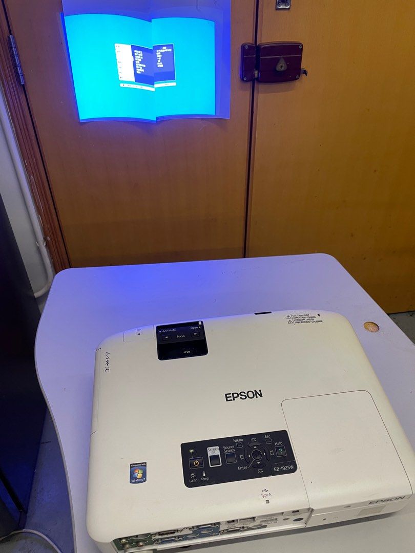 Epson EB-1925W Projector 投影機HDMI wifi 送吊架4,000 Lumens 無線