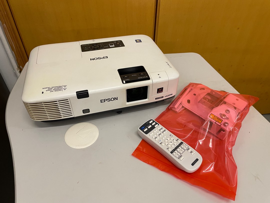 Epson EB-1925W Projector 投影機HDMI wifi 送吊架4000 Lumens 無線