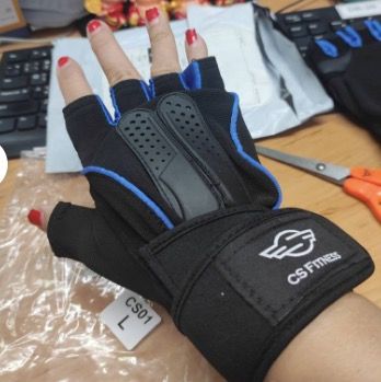Gym gloves for shop men price