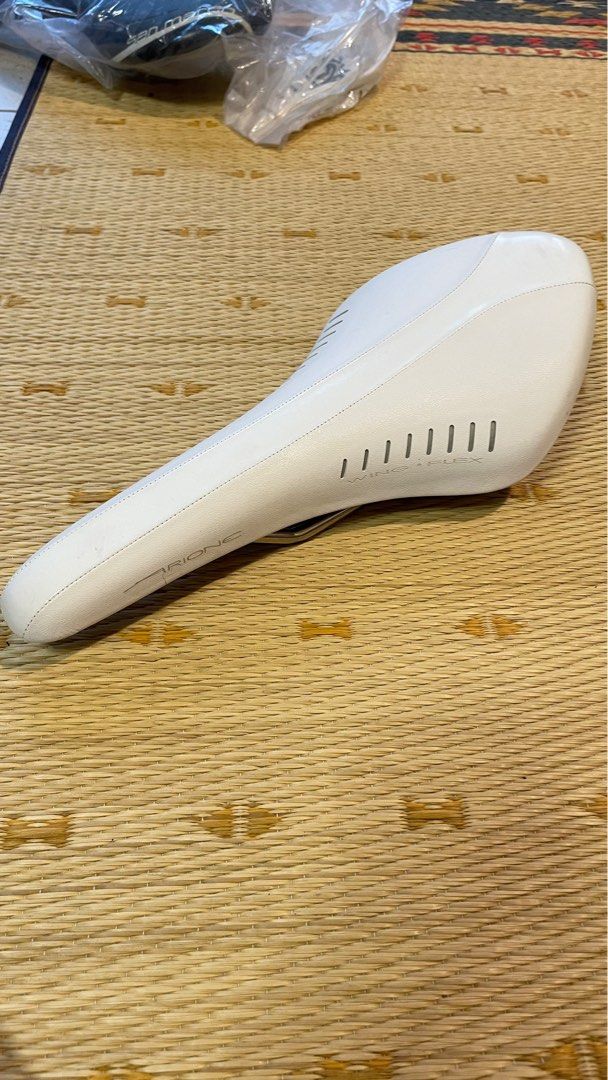 fizik arione wing flex saddle
