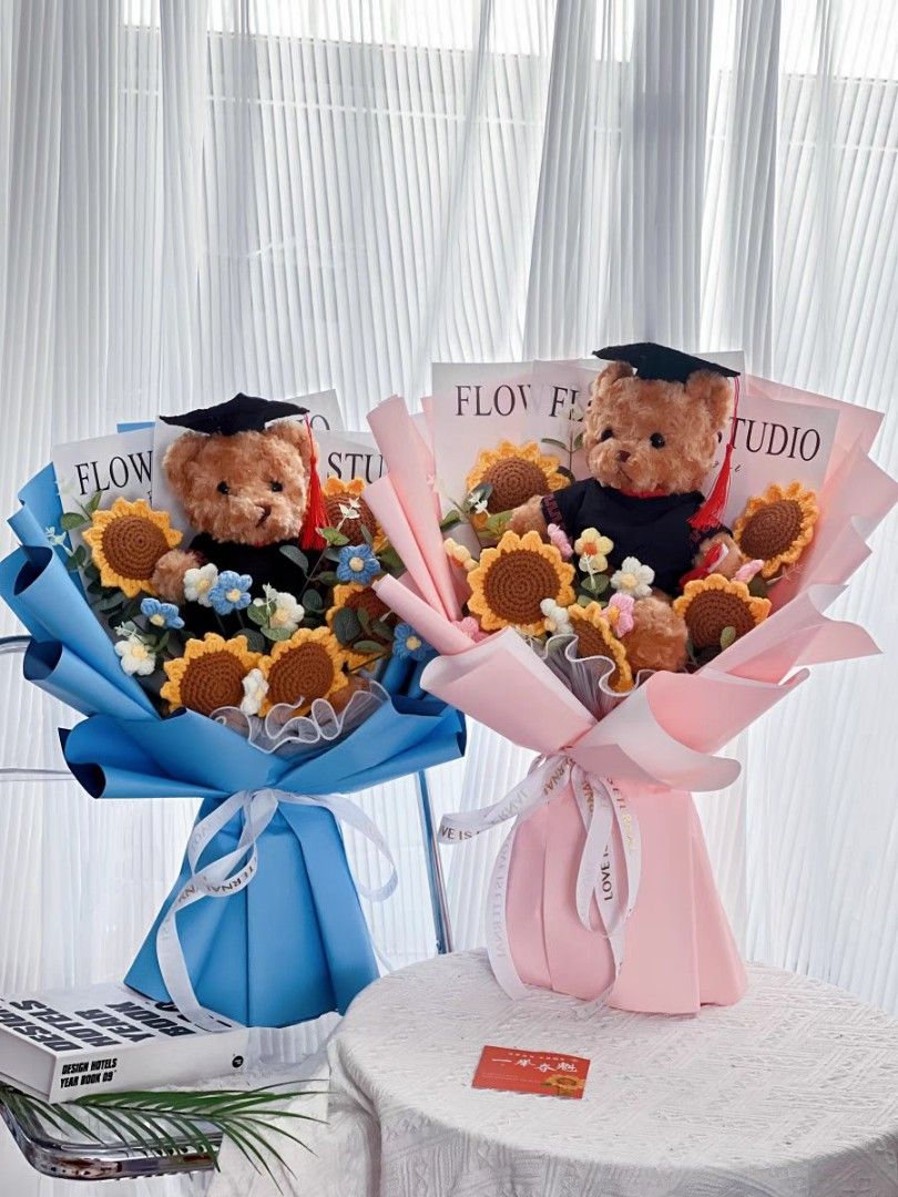 Graduation Crochet Bouquets, Hobbies & Toys, Stationery & Craft