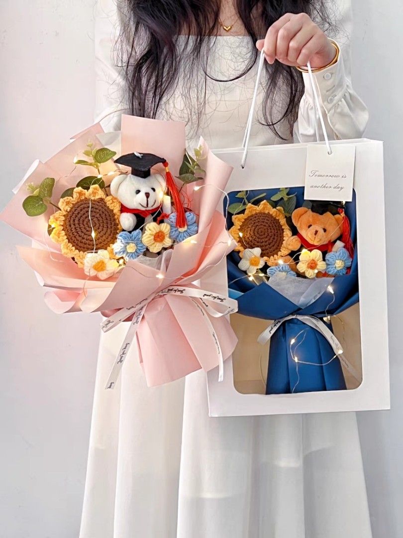 Graduation Crochet Bouquets, Hobbies & Toys, Stationery & Craft