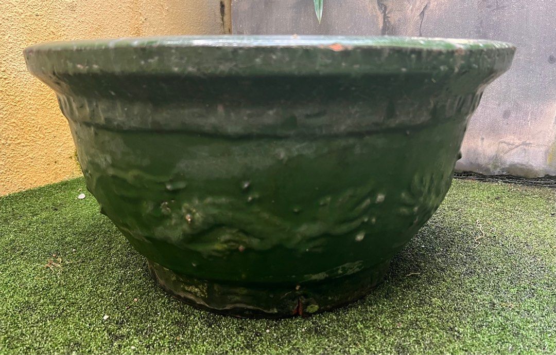 Green glazed clay pot/planter (FREE), Furniture & Home Living