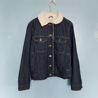 (Category: ) located in . Submitted by blazenthrift (Listing ID 1237965959, Image 1). Description: .
