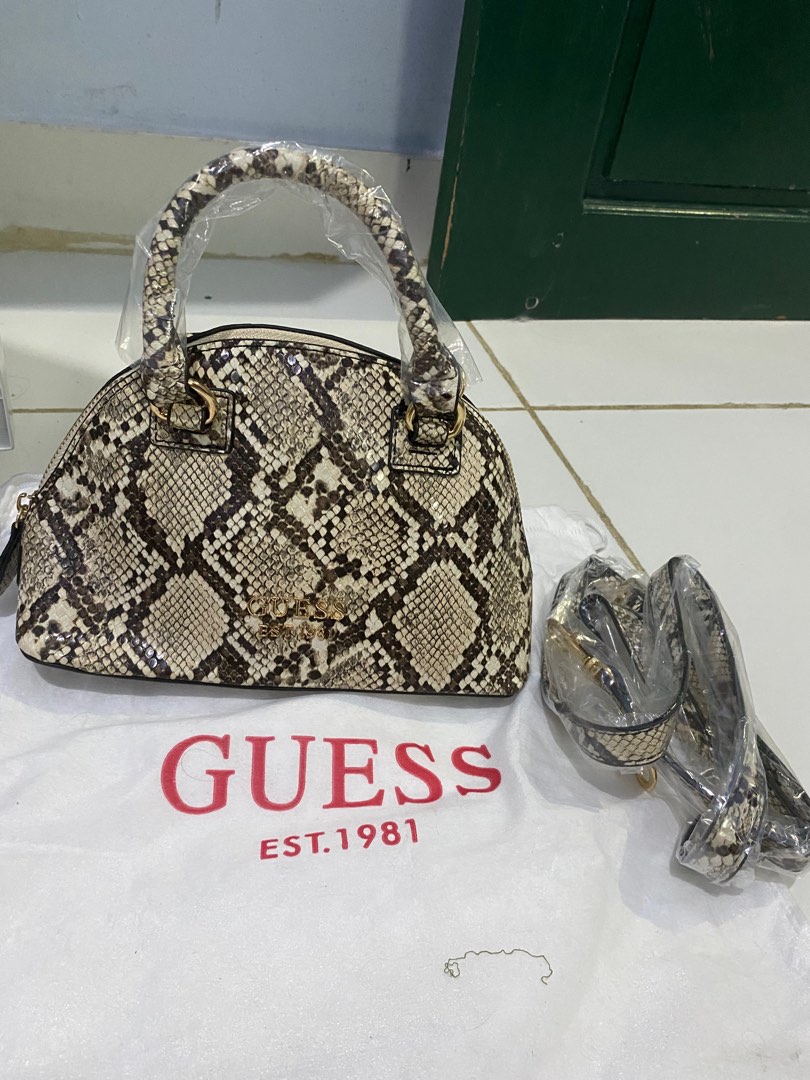 Guess alma store mini crossbody flap