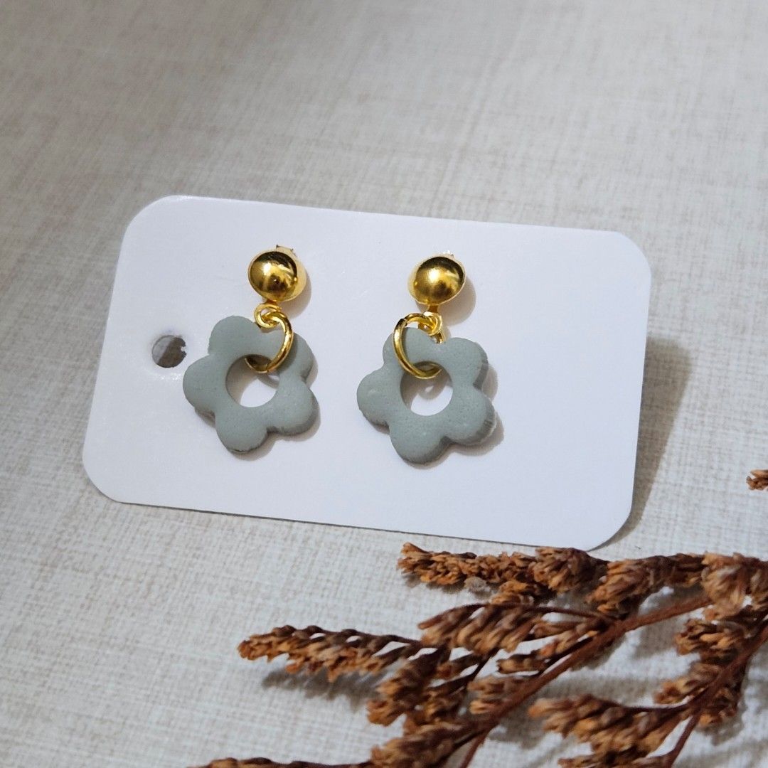 Handmade green flower shape dangle earring polymer clay cute drop