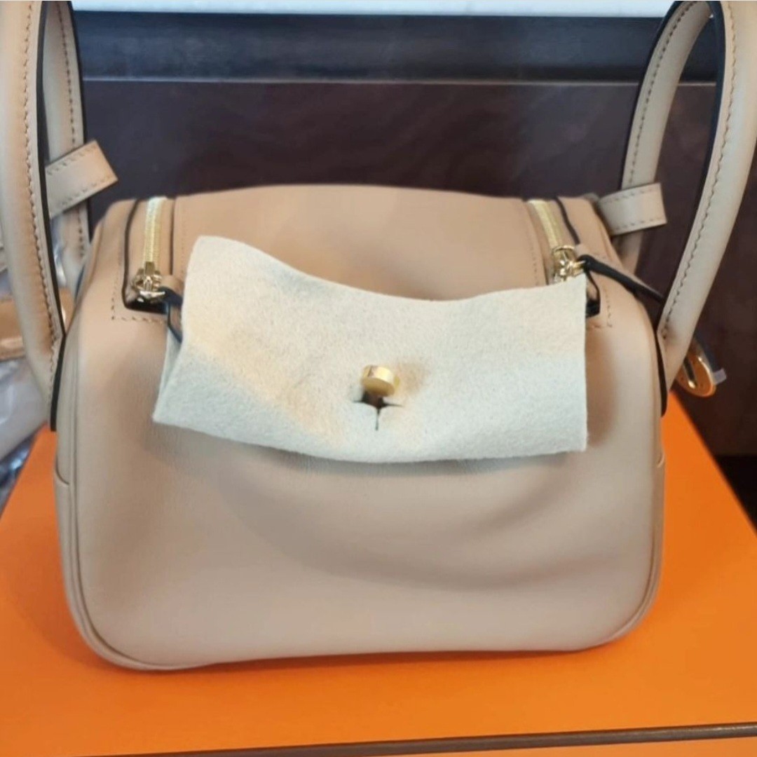 Hermes Mini Lindy Mauve rare color!! Brandnew!!❤️😍, Luxury, Bags & Wallets  on Carousell
