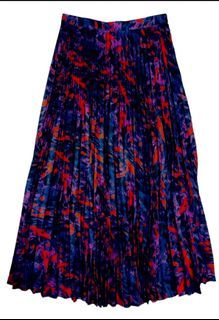 HK brand abstract printed pleated maxi dress