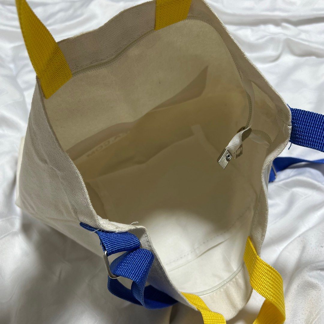 IKEA bag (Category: Cross-body Bags) located in Singapore. Submitted by uwunn (Listing ID 1237990522, Image 2). Description: Adjustable straps Can be carried as a tote bad as well Bag sizing is shown Negotiable .