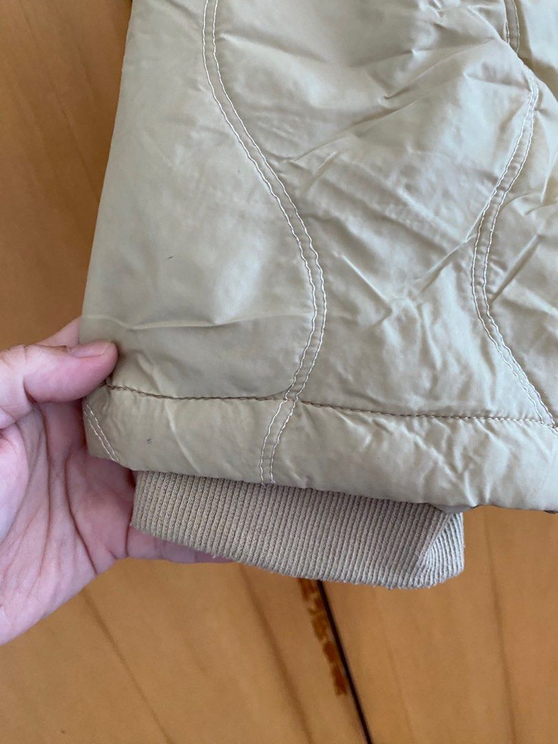 Jacket (Category: Coats, Jackets and Outerwear) located in Singapore. Submitted by medlppj (Listing ID 1237909311, Image 6). Description: .