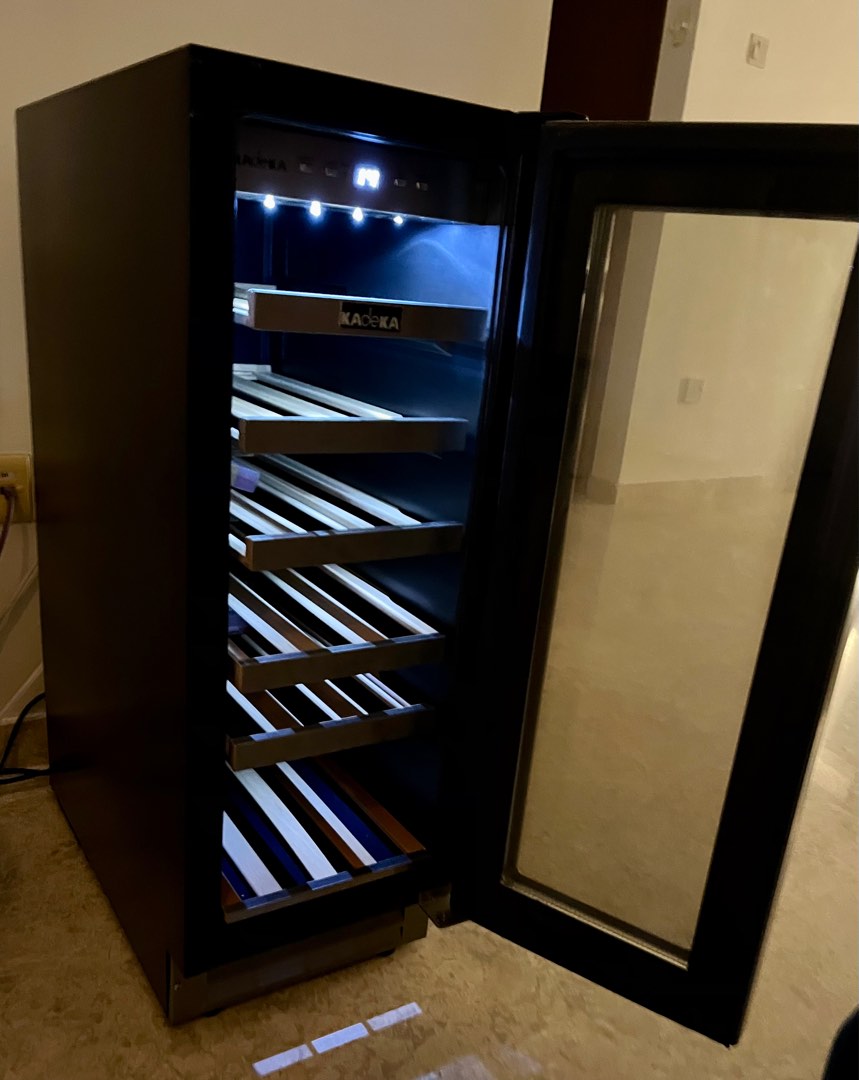 Kadeka wine fridge KA24WR, TV & Home Appliances, Kitchen Appliances