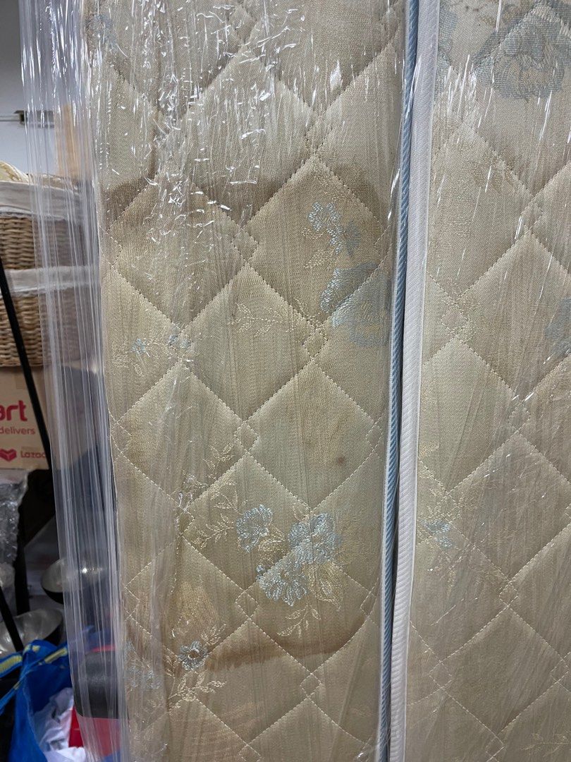 KAKI BUKIT PICK UP 2 single bed frame, Furniture & Home Living