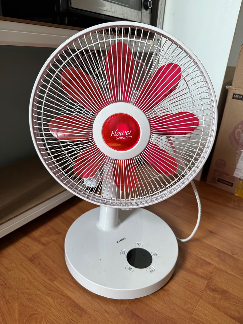 Khind table fan, Furniture & Home Living, Lighting & Fans, Fans on