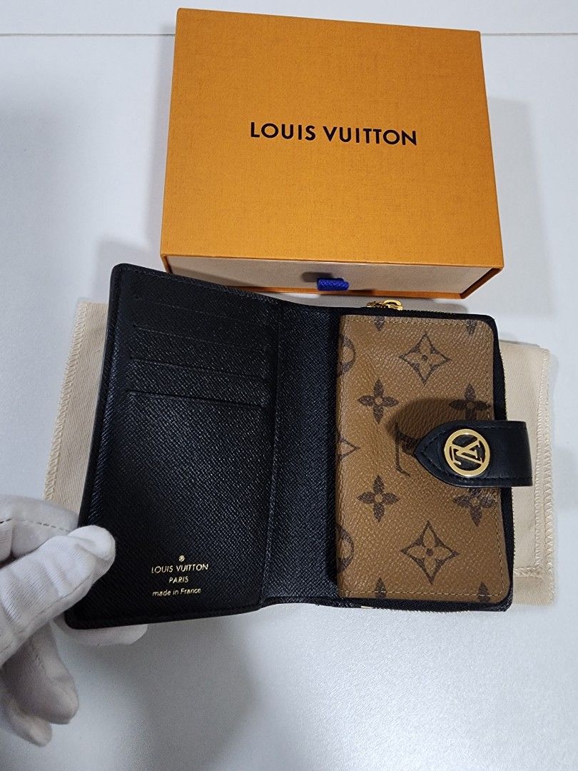 Louis Vuitton Juliette Wallet – Dina C's Fab and Funky Consignment