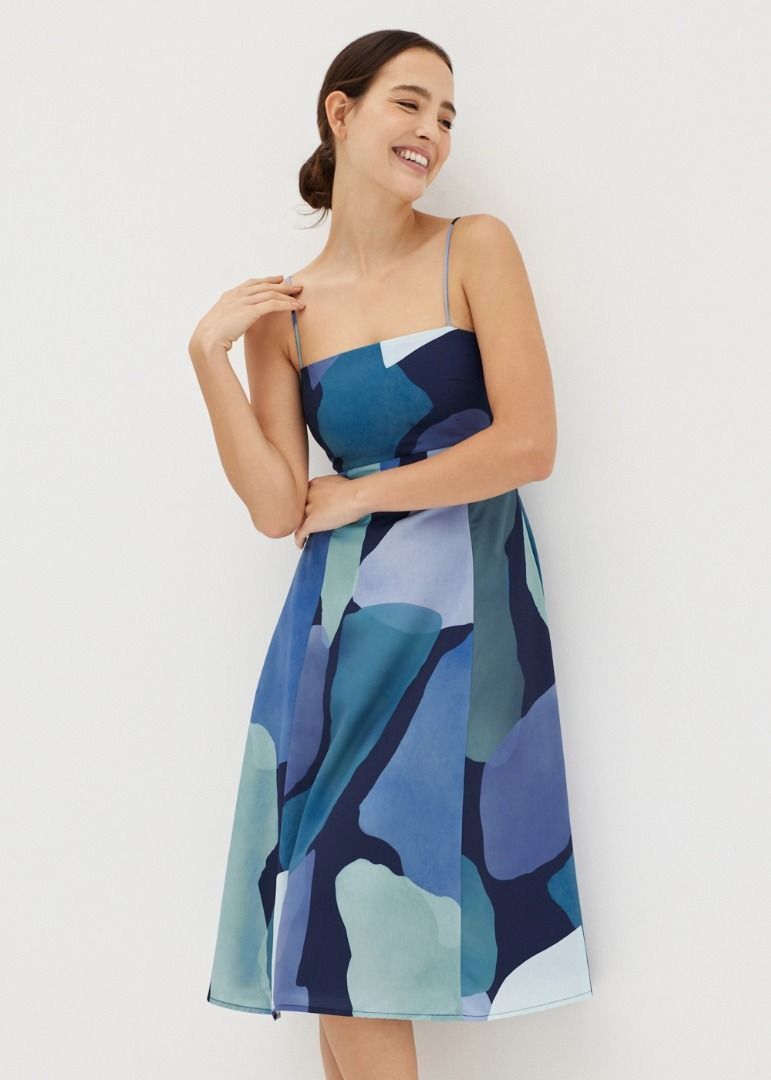 LOVE BONITO LEXIE FIT & FLARE DRESS IN SERENDIPITY NAVY BLUE (SIZE S),  Women's Fashion, Dresses & Sets, Dresses on Carousell