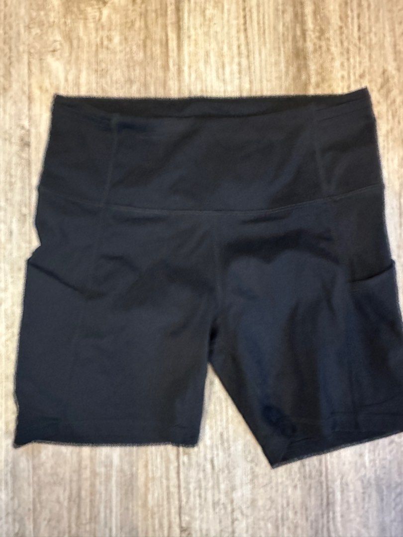 Lululemon Track That Mid-Rise Lined Short 5”, 女裝, 運動服裝- Carousell