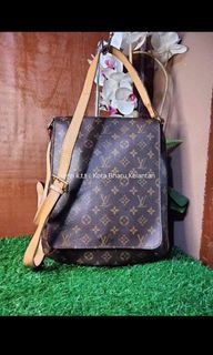 Louis Vuitton Hoxton GM, Luxury, Bags & Wallets on Carousell