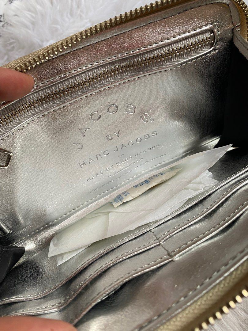 Marc jacobs deals wallet sale