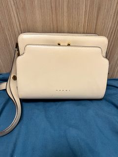 （分類：）位於 。 由 bralhm 提交（商品編號 1238044411，圖片 1）。簡介： 。