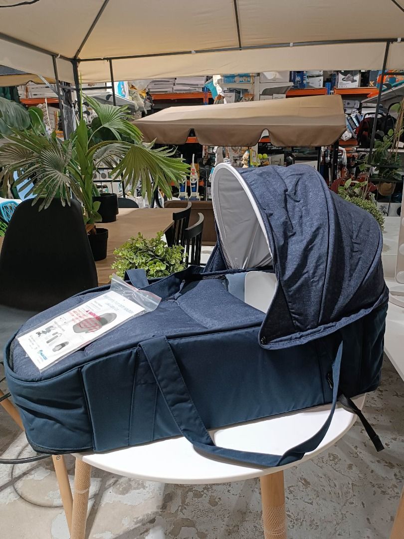 Maxi Cosi Laika Carrycot (Category: Carriers & Slings) located in San Pedro. Submitted by affordable_surplus.1 (Listing ID 1237929083, Image 1). Description: Maxi Cosi Laika Carrycot Price: 2500 From birth up to approx. 6 months 0 - 9 kg -Ultra-padded -Easy to install -Easy to carry -Foldable Surplus from Australia SHIP via lalamove/gogo express PICK UP We are available online and thru our physical store located at: 👉Shop and Save Australian Sur