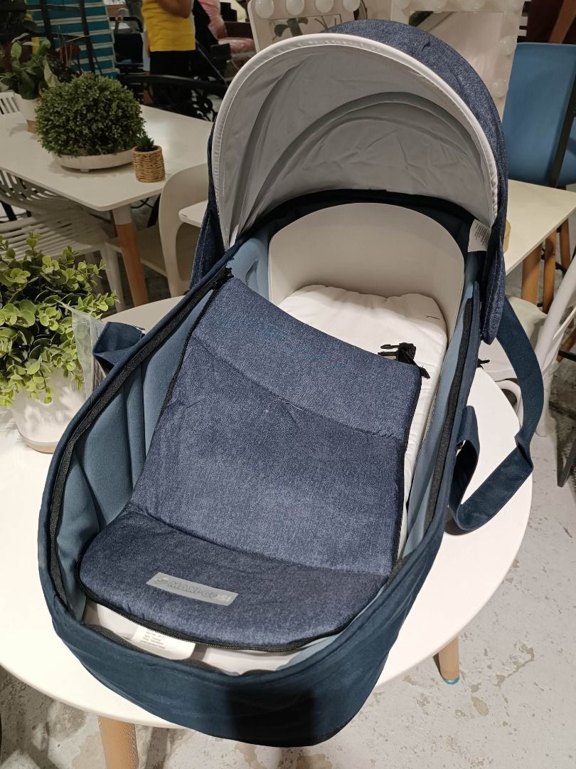 Maxi Cosi Laika Carrycot (Category: Carriers & Slings) located in San Pedro. Submitted by affordable_surplus.1 (Listing ID 1237929083, Image 3). Description: Maxi Cosi Laika Carrycot Price: 2500 From birth up to approx. 6 months 0 - 9 kg -Ultra-padded -Easy to install -Easy to carry -Foldable Surplus from Australia SHIP via lalamove/gogo express PICK UP We are available online and thru our physical store located at: 👉Shop and Save Australian Sur