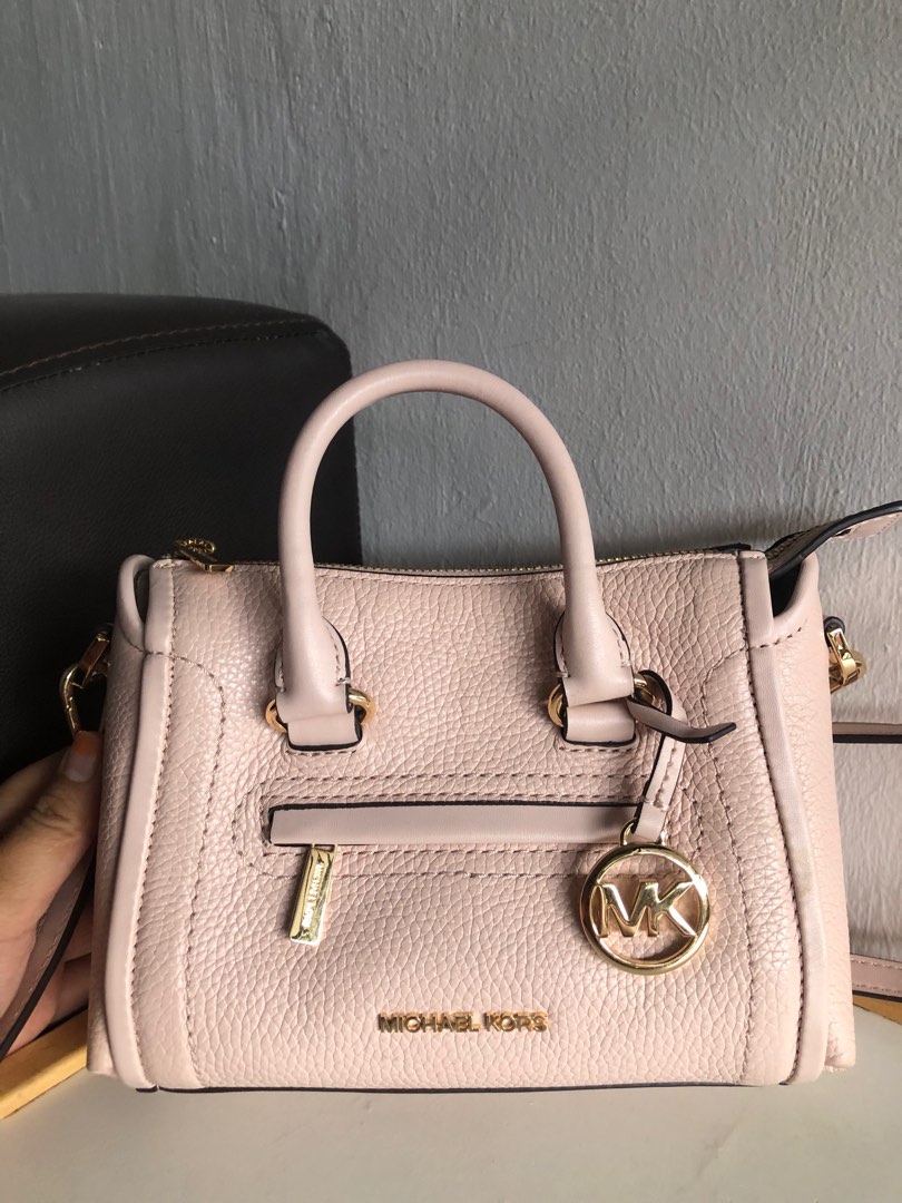 Kors carine hot sale