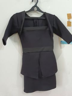 Mididress hitam