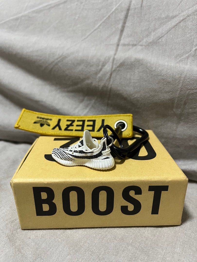 Mini yeezy sale 350 box