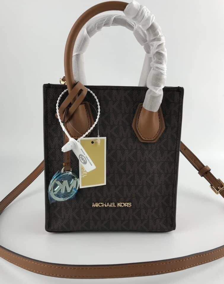 MK Mercer (Category: Luxury Bags & Wallets) located in Pasig City. Submitted by mgmanila (Listing ID 1237915311, Image 2). Description: SALEE! MK Mercer XS Dimensions:6”W X 6.75”H X 2.5”D 2,600 ✔️Cash on Pickup (COP) via LBC available ✔️Cash on Delivery (COD) available within Metro Manila only ✔️MOP: Gcash,Maya And Bank transfer ✔️Shipping via Lalamove, Grab and Joyride ✔️Yes to Same day delivery🥰 ✔️Open for Layaway 📩DM us for more info or any 