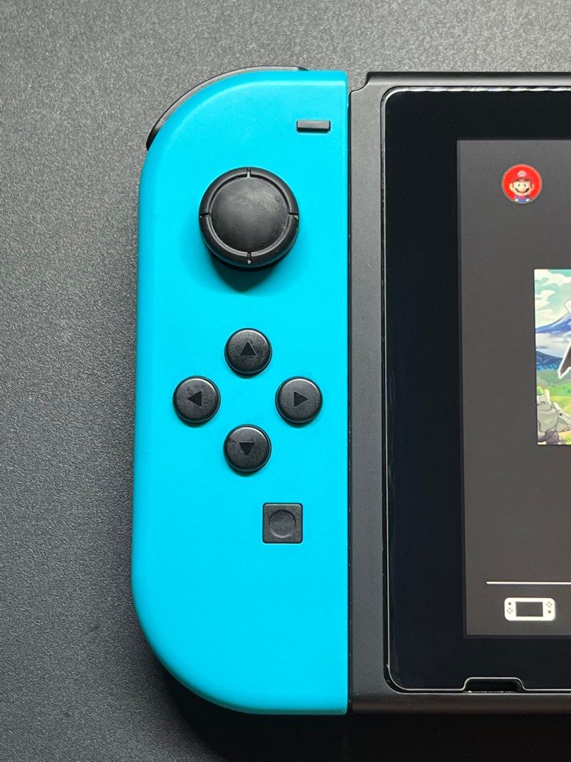 Modded Nintendo Switch Gen 1 Lightly used, almost mint Newly