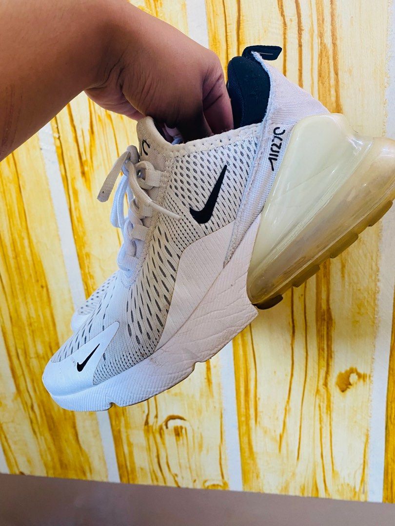 NIKE AIR270