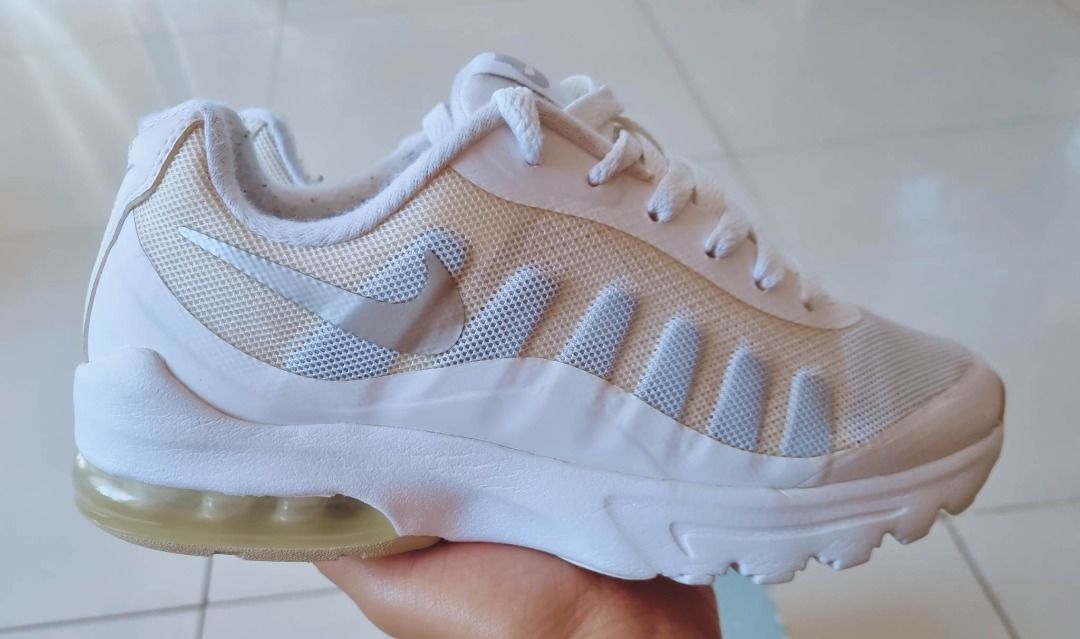 Nike air max invigor 5.5 sales