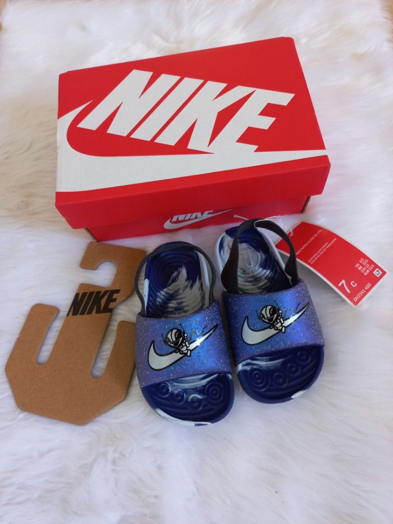 Kids red hotsell nike slides