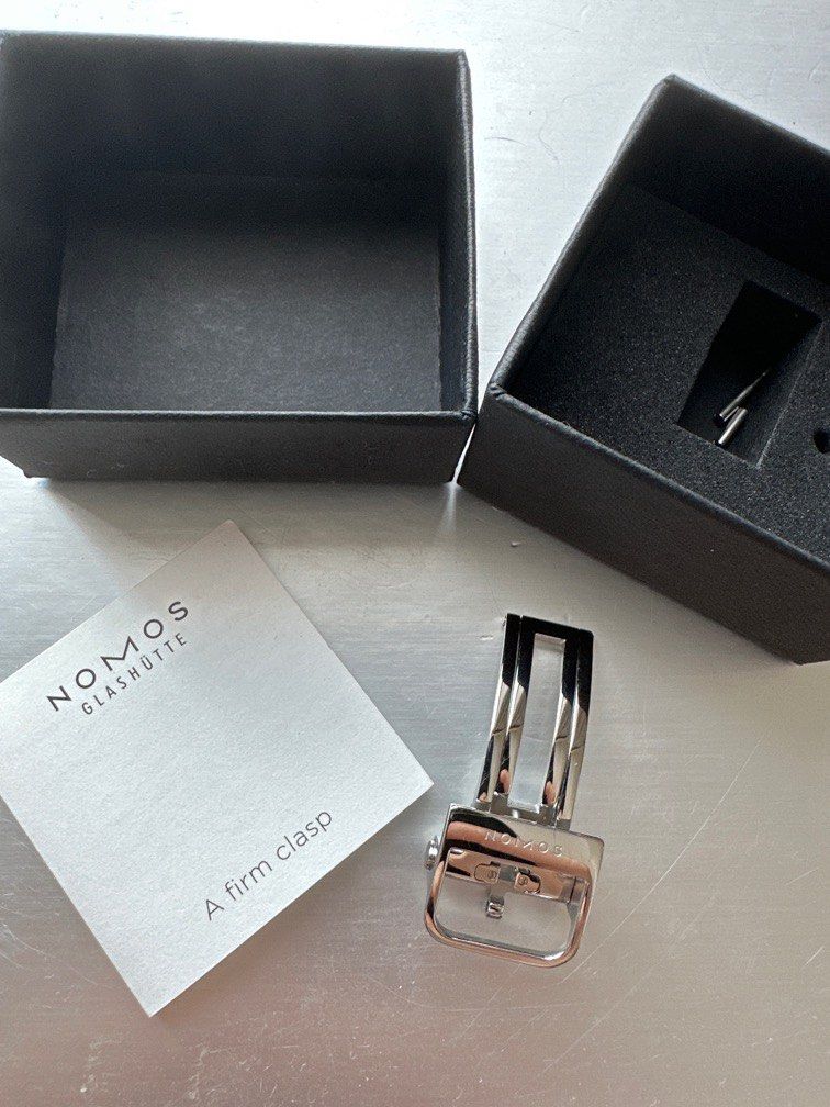 Nomos deployant on sale clasp