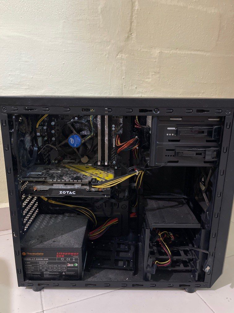 Old Desktop with CPU+GPU (Category: Desktops) located in Singapore. Submitted by roytcg (Listing ID 1237941218, Image 1). Description: Cpu+ GPU(NVIDIA 1060) intact. Power supply CD tray.