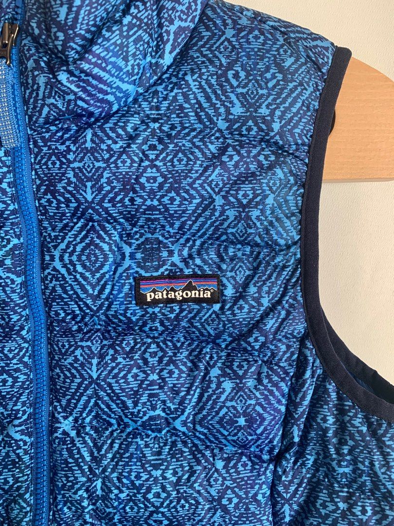 Patagonia Vest (Category: Coats, Jackets and Outerwear) located in Baguio. Submitted by THRIFThingWars (Listing ID 1238033606, Image 2). Description: Width (pit to pit)- 17.5" Length- 24" Size on Tag: XL (14) .