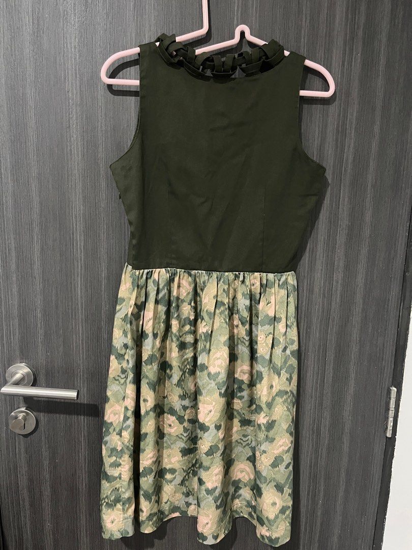 Plains and Prints Dress (Category: Dresses) located in Manila. Submitted by sjoemd (Listing ID 1237903010, Image 2). Description: Plains and Prints Dress - Worn once - No flaws - Size: XS - No to low ballers please .