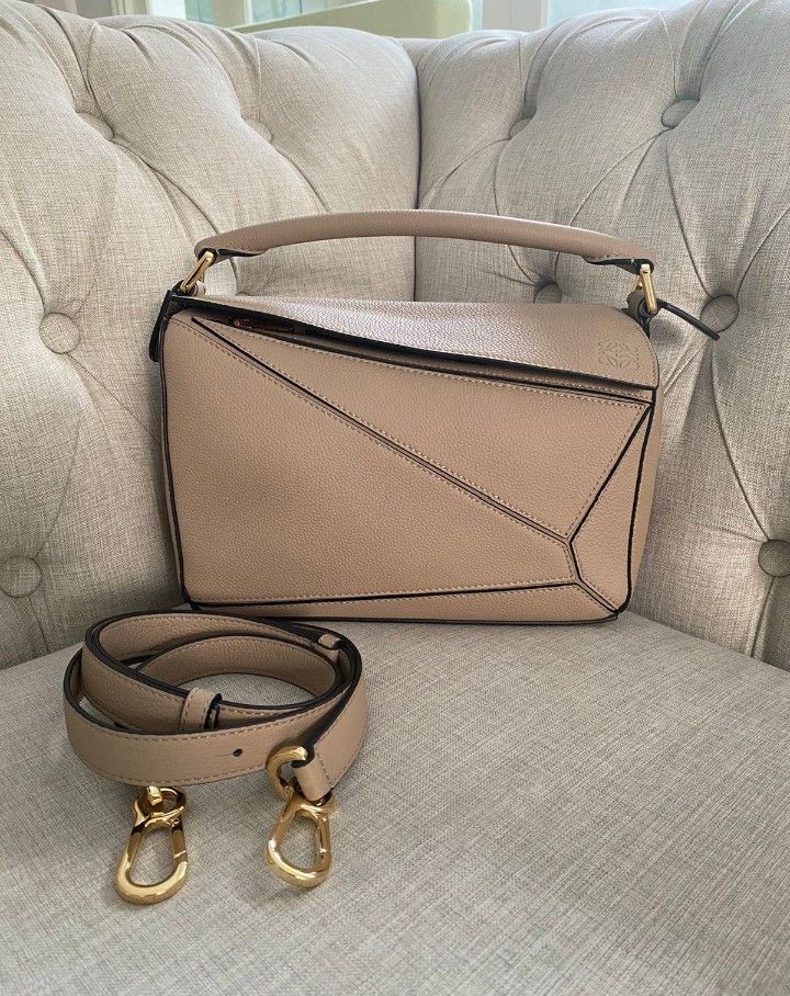 Loewe puzzle deals small sand