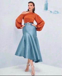 SHEIN X BEEBA Asymmetrical Neck Lantern Sleeve Blouse & Belted Mermaid Hem Skirt