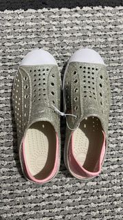 (Category: ) located in . Submitted by MeWears (Listing ID 1238022001, Image 1). Description: .